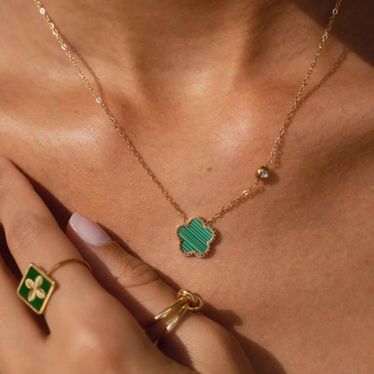 Colar Trevo Alhambra Inspiração Banhado em Ouro 18K